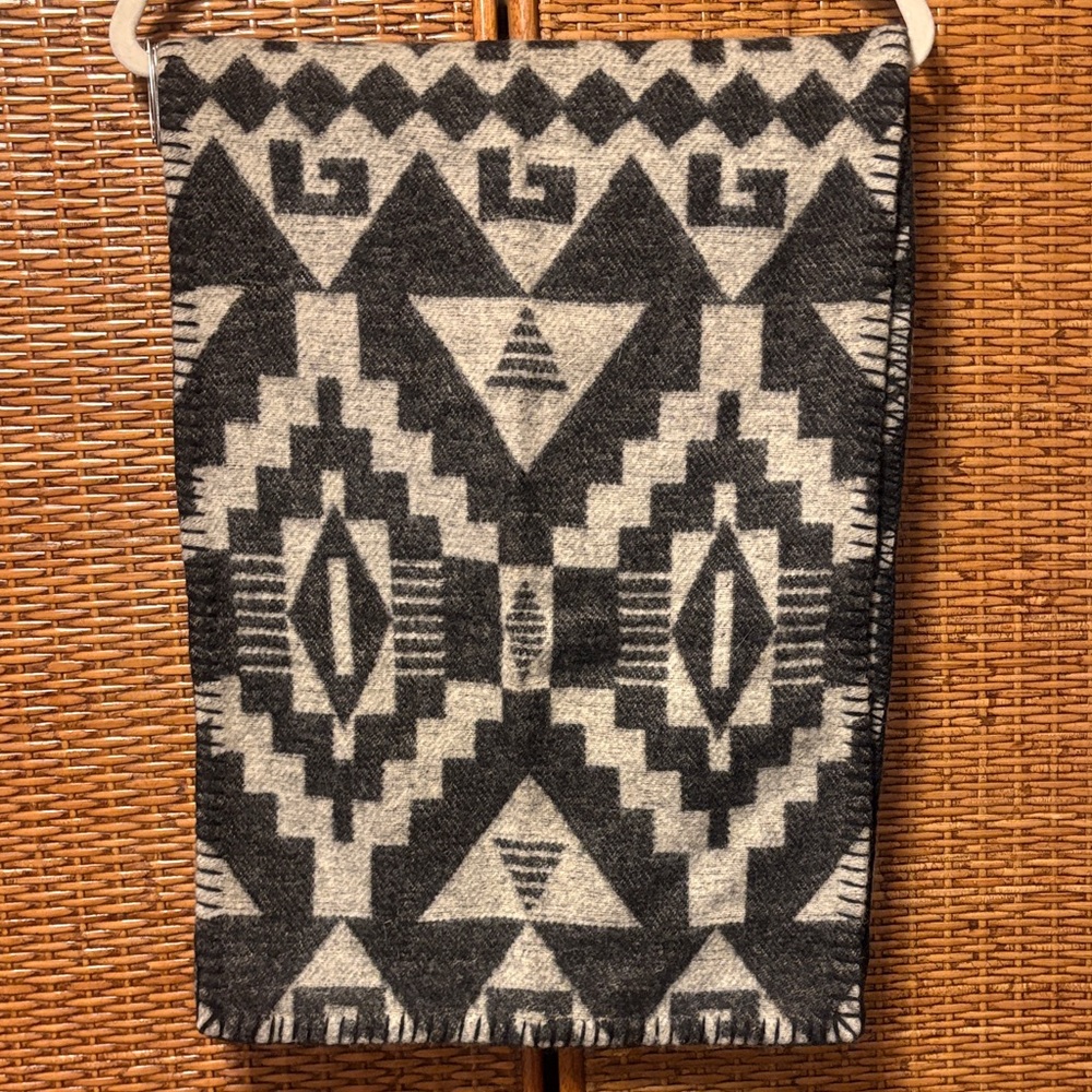 Stunning 1990’s DKNY wool Black and Gray Southwestern Pattern Wool Scarf